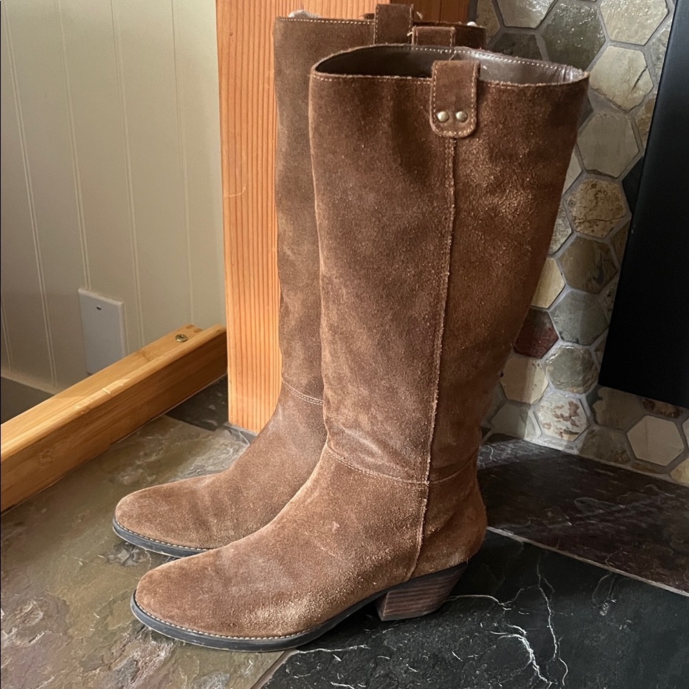 Crown Vintage Brown Heeled Boots